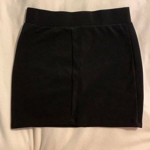 Black Skirt / Divided / size 8